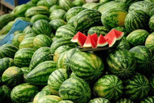 莒县网红吃瓜事件真相是真的吗,真相揭秘，还原事件始末